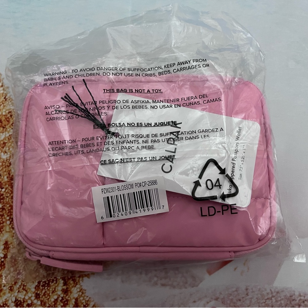 NWT Calpak Luka Zipped Passport Wallet - Picture 13 of 15